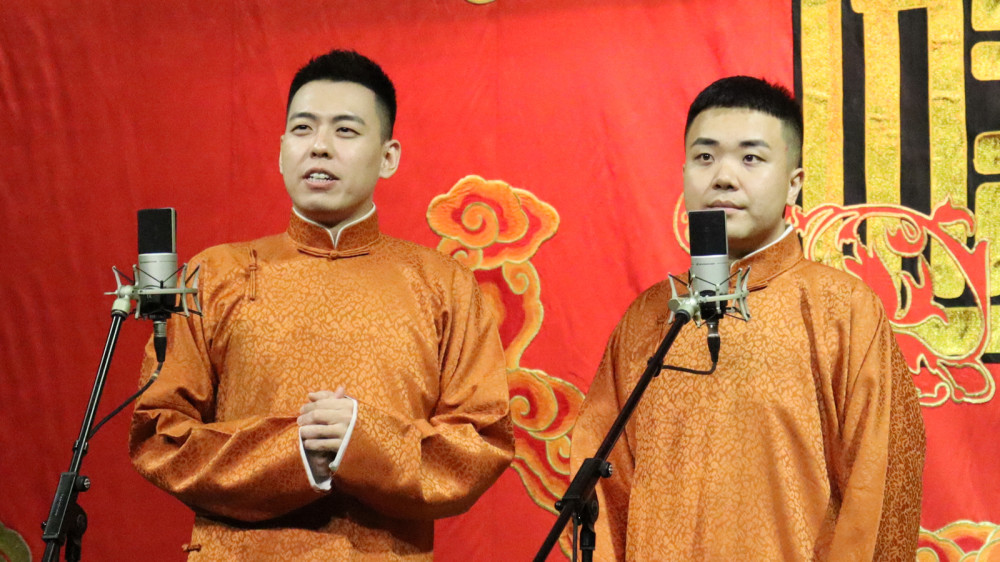 郭德纲加盟央视《金牌喜剧班》,这次要捧靳鹤岚朱鹤松?
