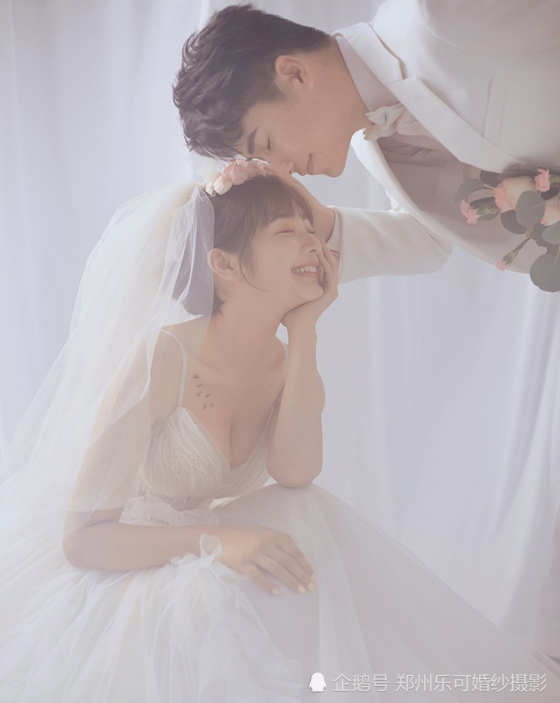 穿婚纱啪啪_鞠婧祎穿婚纱的照片