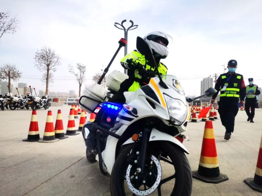 【一线传真】火速围观!库尔勒市公安局骑警警务实战技能大比武,飒!
