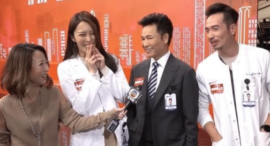 视帝郭晋安现身新剧发布会,近照脸部僵硬蜡黄,被吐槽像蜡像