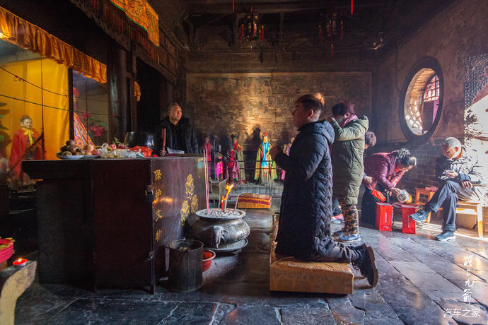 中国三大悬空寺之一的苍岩山福庆寺