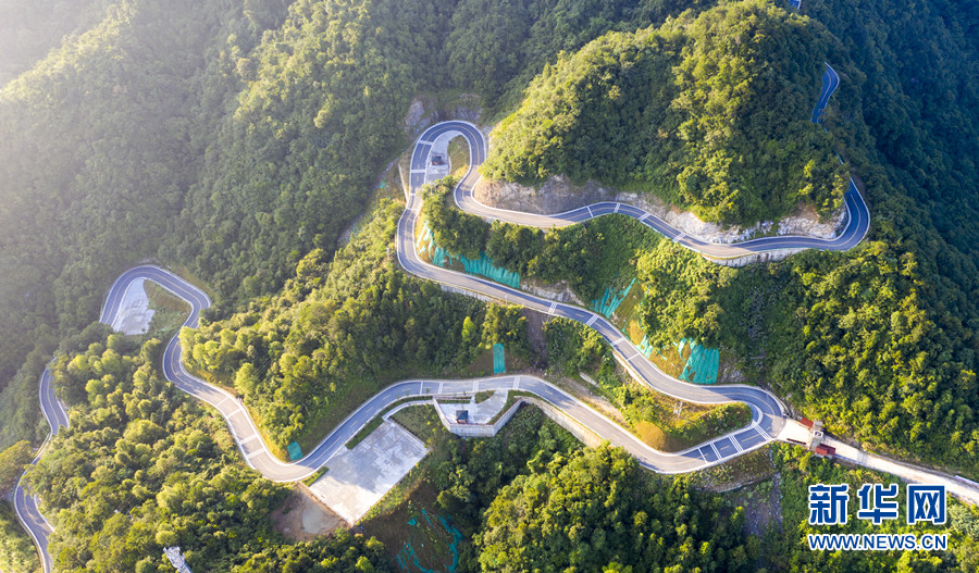 "飞阅"中国】藏在大别山里的"最美天路"