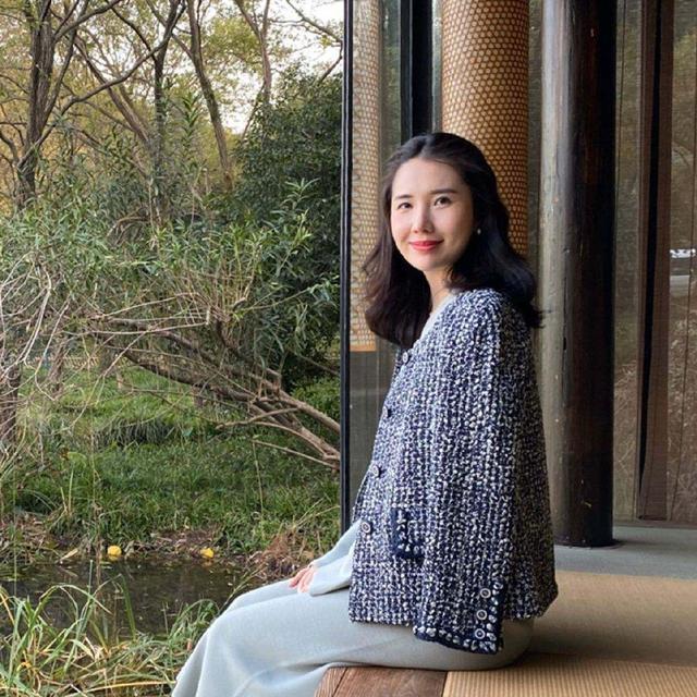 董花花晒照,蒋凡是否出镜成了焦点,张大奕不发声似