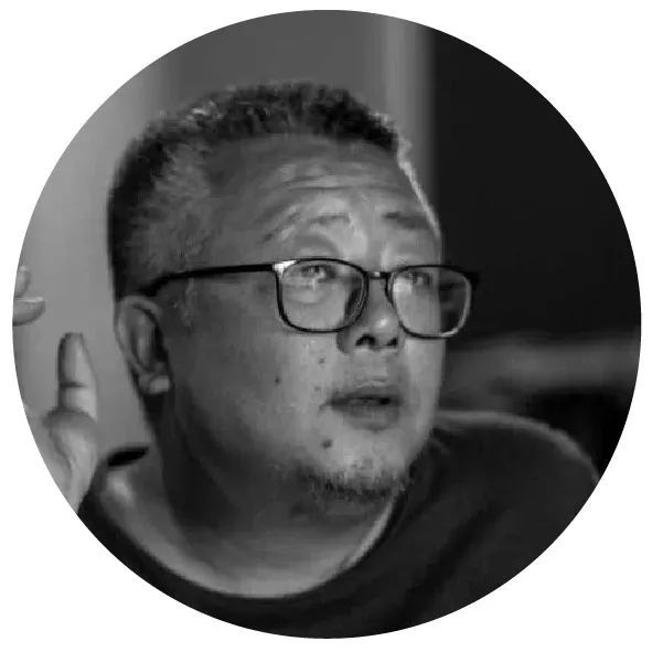 现任教于四川美术学院油画系.