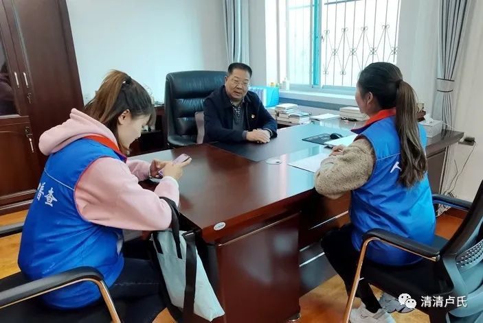 疫情中的人口普查员_疫情火车站人口图片(2)