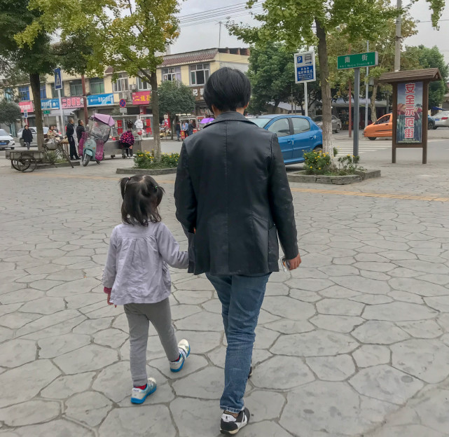 被毁约的代孕妈妈：雇主反悔，代孕妈妈卖掉孩子