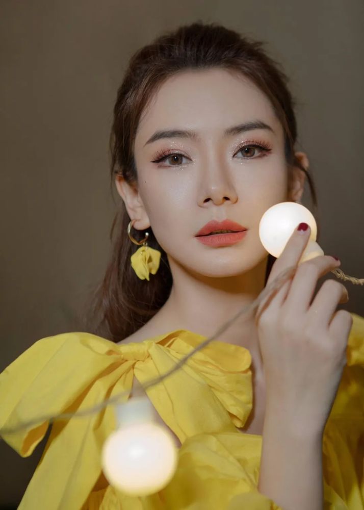 想演后妈暗黑皇后戚薇来了