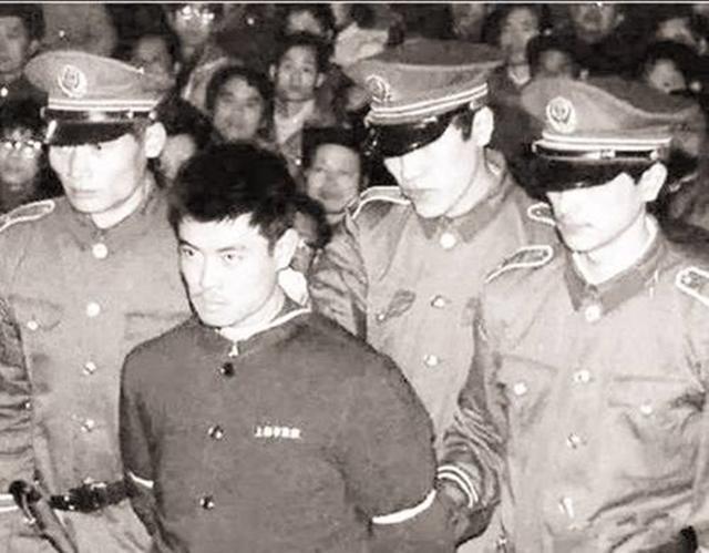 83年严打事件轰动三秦的马燕秦案以流氓罪被处死刑