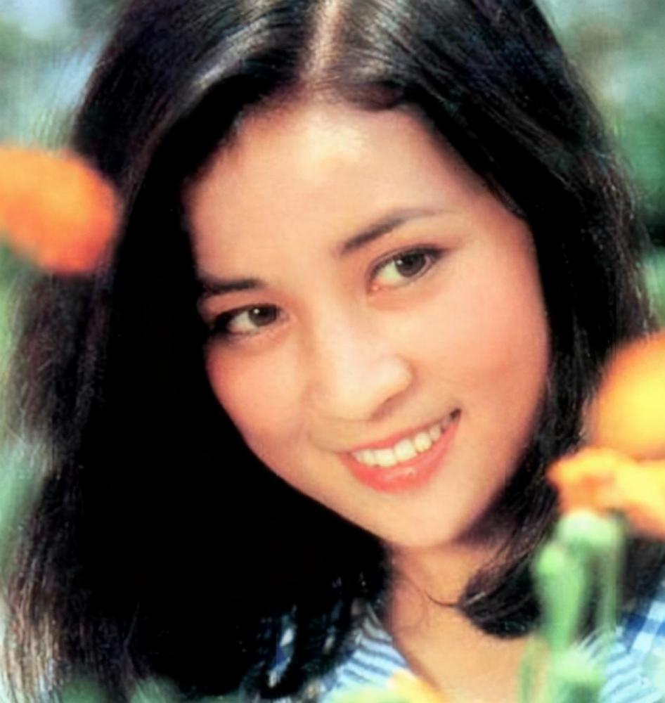 明星们的老照片,年轻时的赵雅芝,扮萝莉的王祖贤,张张