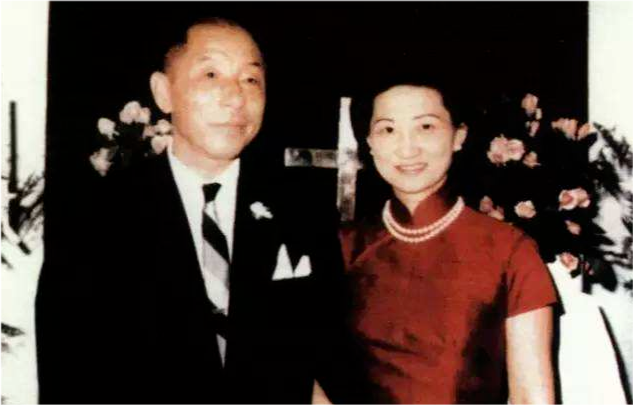 张学良晚年重获自由,他立即飞往美国看望蒋士云,一共住了三个月_腾讯