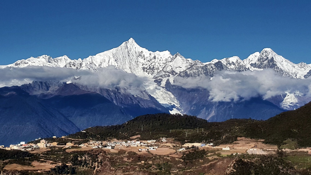 神秘的梅里雪山,1991年事件后,成了"人类禁地"