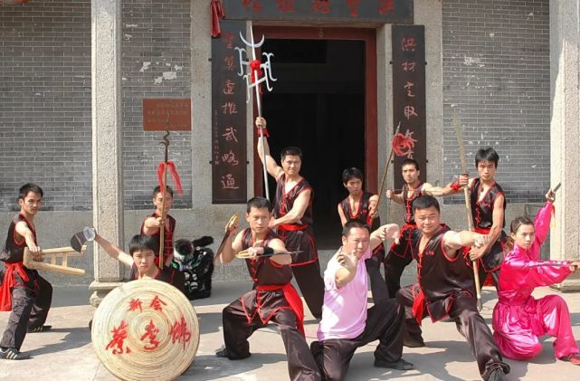 司前金龙等国家级,省市级非遗; △荷塘纱龙 传统曲艺类 有恩平木鱼