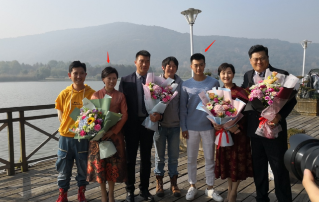 赵海燕结婚24年晒全家福!戏里演婶侄戏外是夫妻,还生了个帅哥