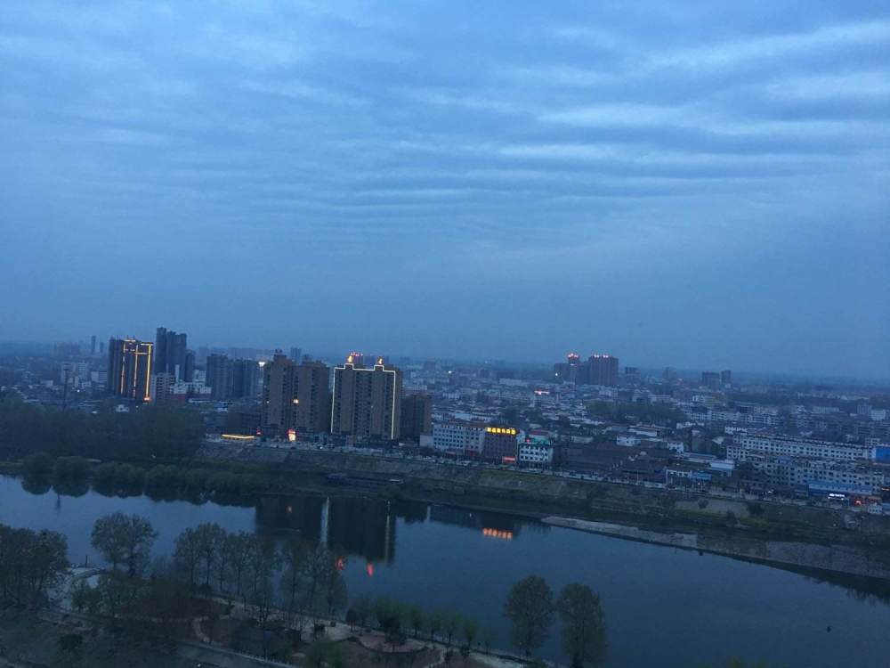 县城超过百万人口_全国百万人口分布图(3)