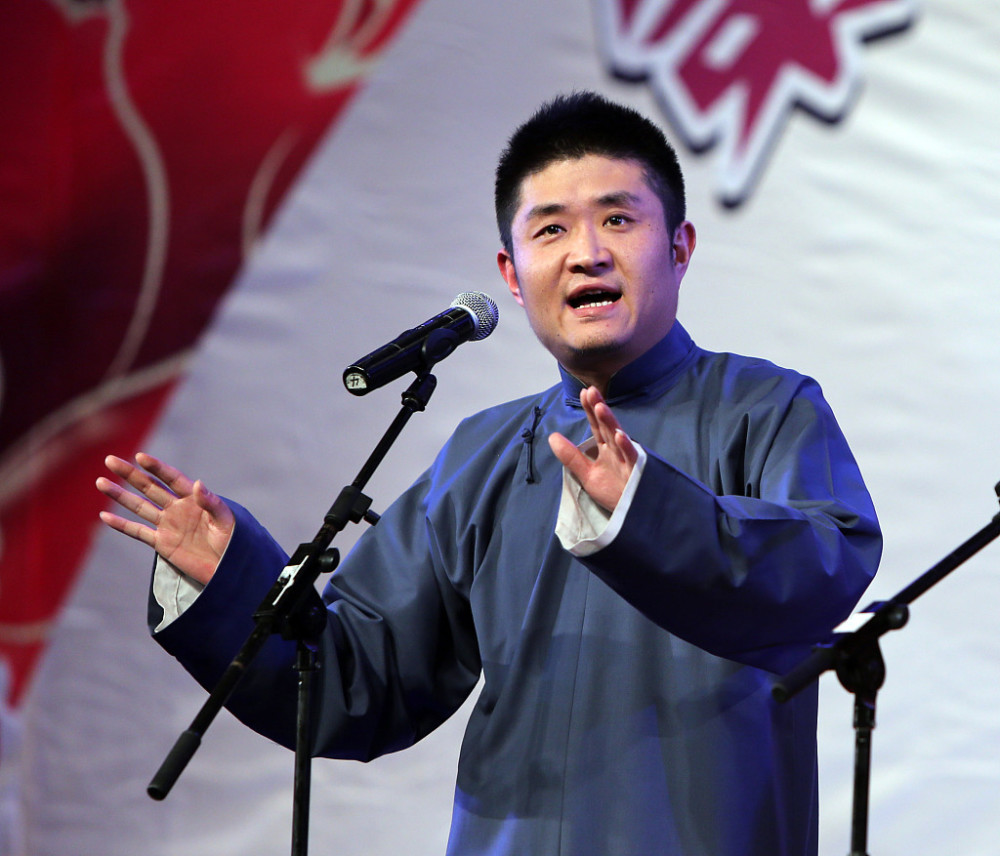 张玉浩为何殴打苗阜?本人四字回应:因果循环,相声的江湖看不懂