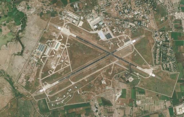 基地,这是第二批阵风战机,从法国出厂试飞后飞来,交付印度空军
