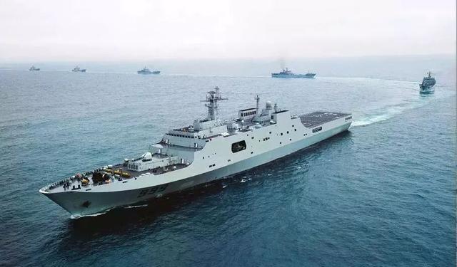 24年的变化有多大1996年和2020年中国海军登陆舰对比