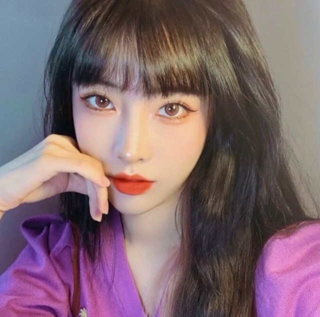 憨憨的女生头像