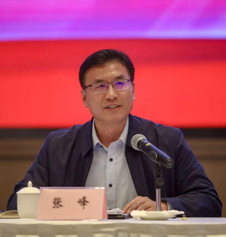 张峰指出,一年以来,全市新闻媒体和新闻宣传工作者大力宣传党的主张