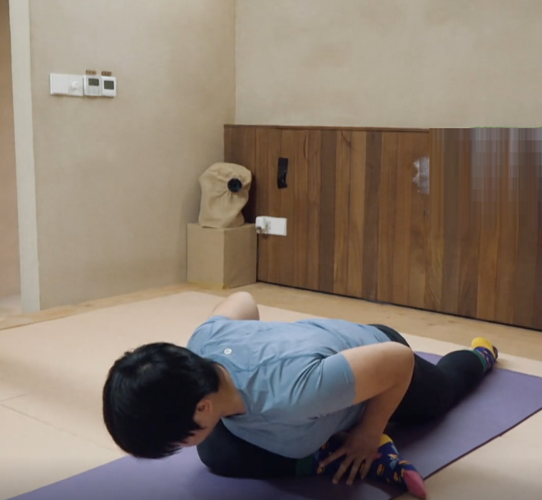 室友卫生间换下的内衣_卫生间刚换下的内衣(3)