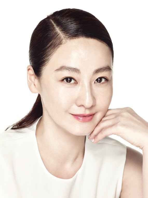 成年德善李美妍现状成谜年轻时外貌清纯明成皇后造就事业巅峰