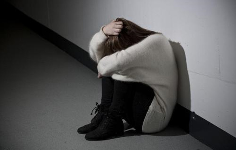 高校女生宿舍自缢,家属怀疑是院团委压力大,校方一直沉默