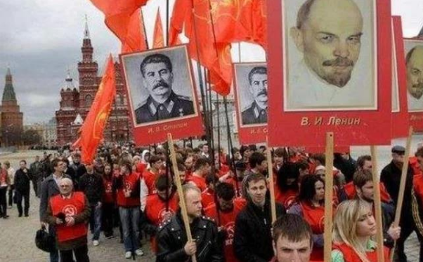 1991年苏联主动解体,这四个原因才是关键,其中一个和中国有关