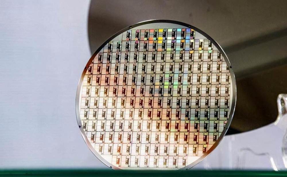 我国研发的8英寸石墨烯单晶圆有多强?未来将主导世界芯片市场