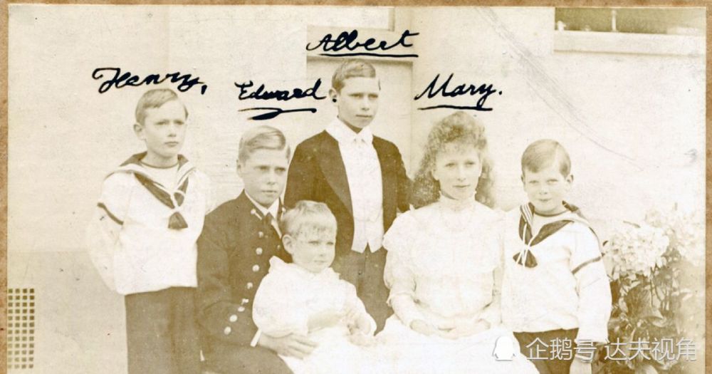 乔治五世的六个子女的罕见照片曝光,他们都是英国女王的叔伯阿姨