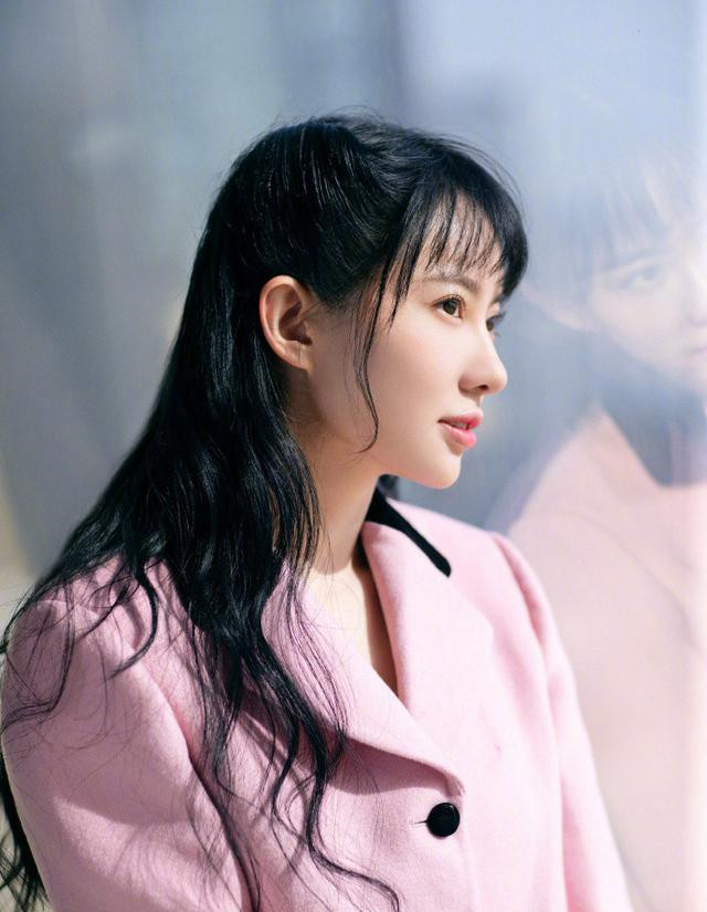 粉墨又多一位明星粉丝?刘萌萌blackpink西装套装,配文让人多想