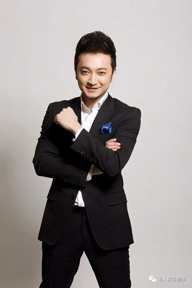 小尼  