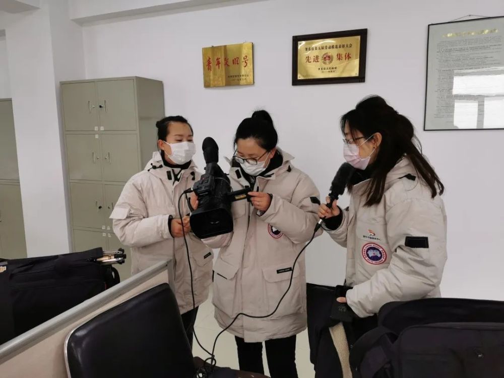 上央视,数十篇报道上省台,开创了肇东电视台有史以来外宣的最好成绩