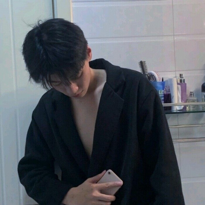 质感干净男生头像