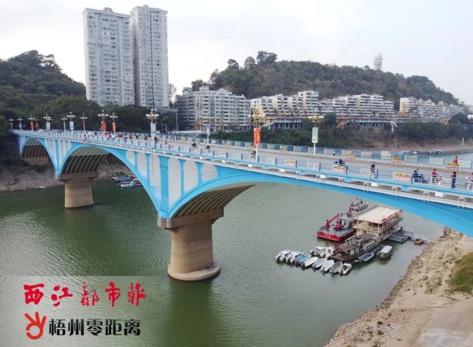 (资料图)桂江一桥横跨江面.何鎏 摄