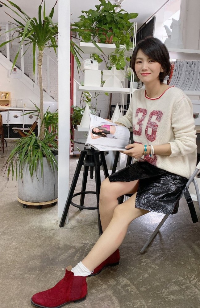 野鸭子曹曦文真会穿5套冬款造型洋气时髦引领居家辣妈风