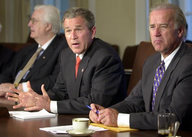 2003年,美国对伊拉克发动战争时,拜登曾投票支持参议院授权小布什政府