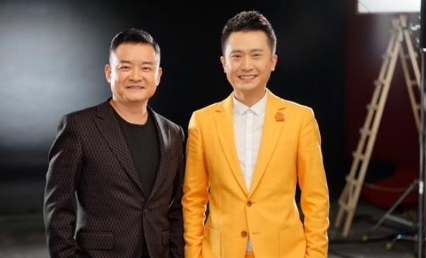 更多是因为节目的另外一位主持人李佳明