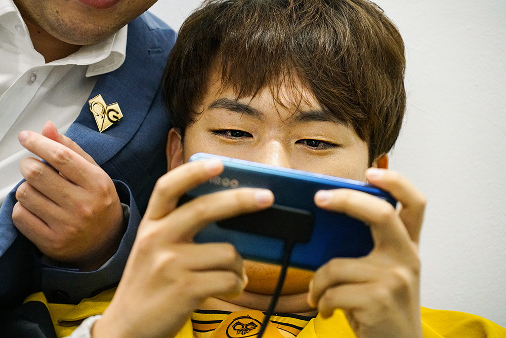 峡谷里的荣耀与忧伤：电竞少年之青春残酷物语