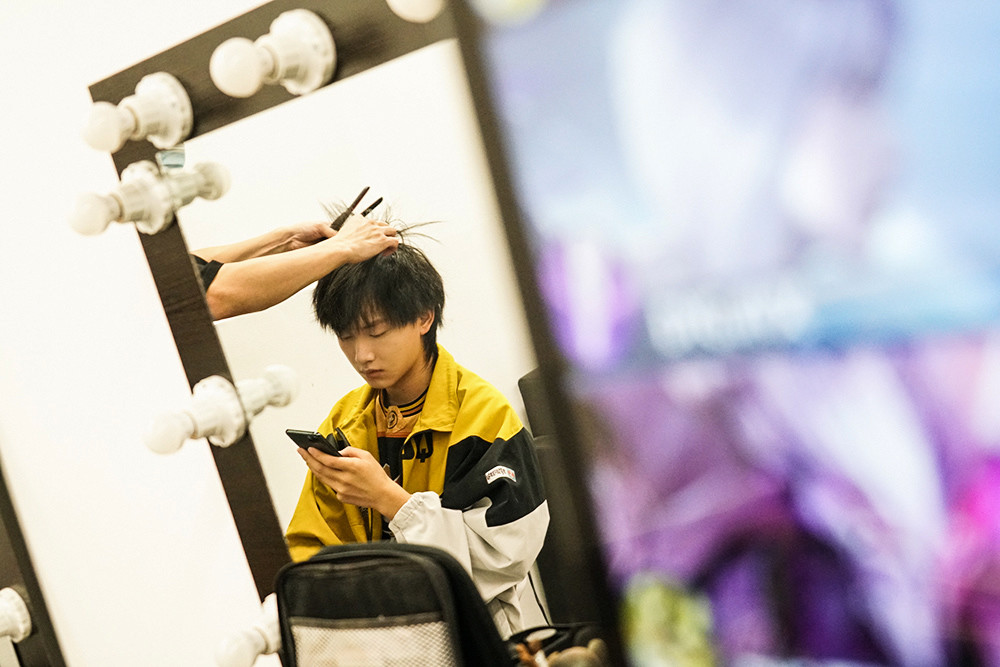 峡谷里的荣耀与忧伤：电竞少年之青春残酷物语