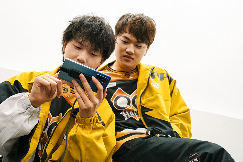 峡谷里的荣耀与忧伤：电竞少年之青春残酷物语