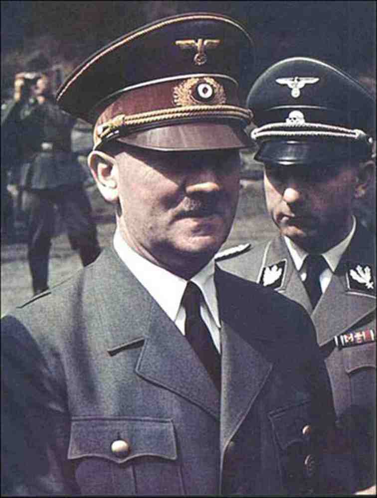 1933年,德国总统,陆军元帅兴登堡任命希特勒为总理.
