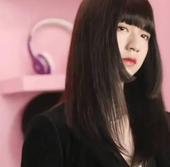 时代少年团"女装,队长是短发女孩,丁程鑫粉嫩,刘耀文在逃公主|丁程鑫