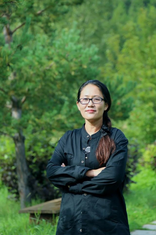 娜仁高娃沙窝窝里走出来的草原作家