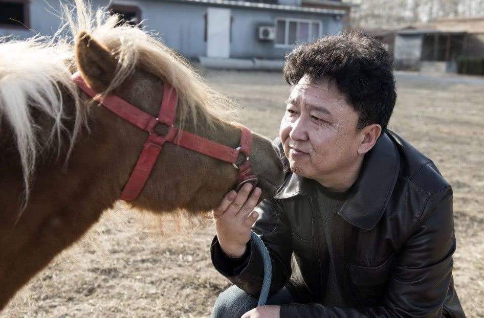 为养宠物自己承包马场开动物园拒绝德云社股份于谦到底有多牛