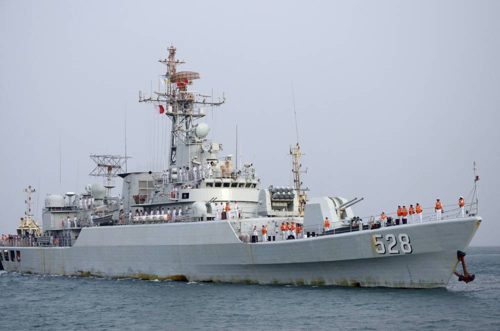 四川省命名的军舰可不差:一次性投送2个营,16艘战舰各显神威
