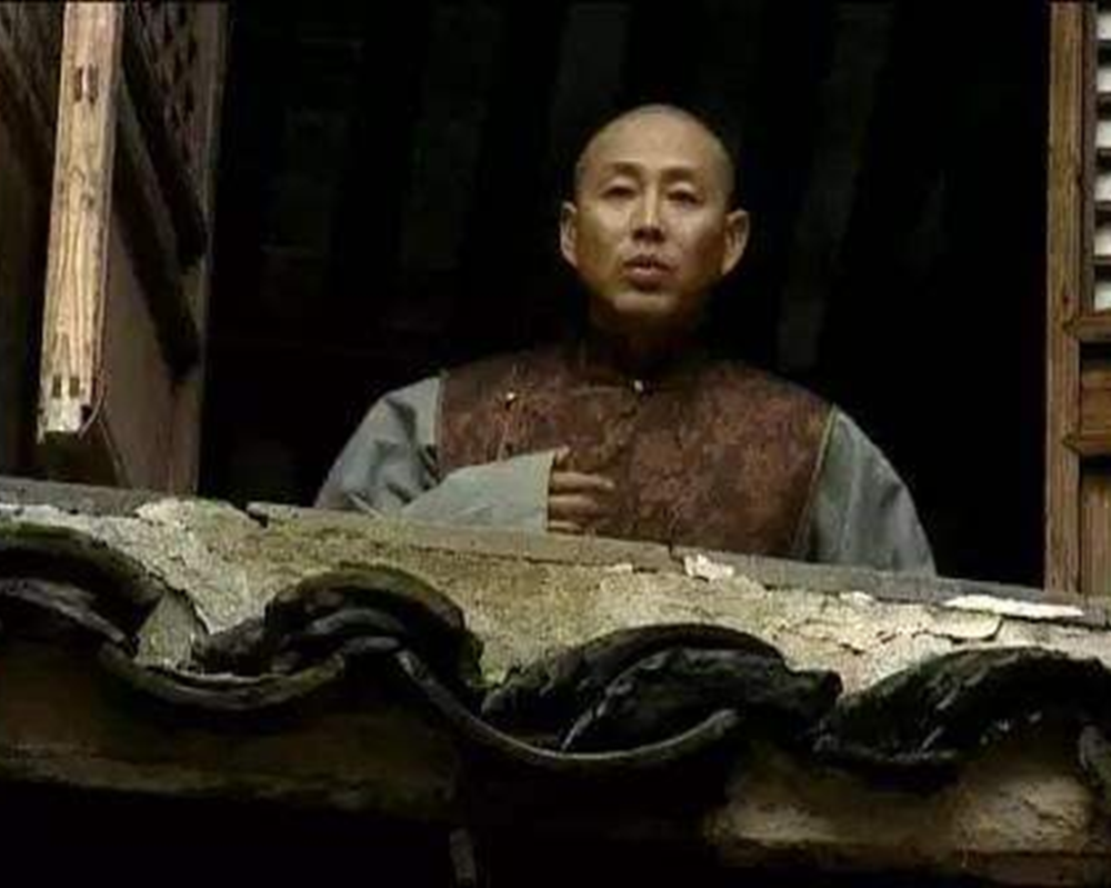 胡雪岩死前的最后智慧:让九姨太撕下寿衣一角,交给一个神秘人!