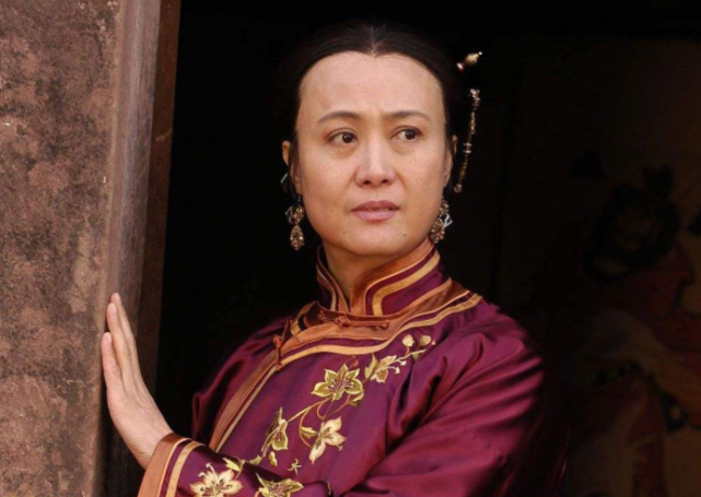 可能对于年轻且不关注国产电视剧的网友们来说,柏寒这个名字已经很