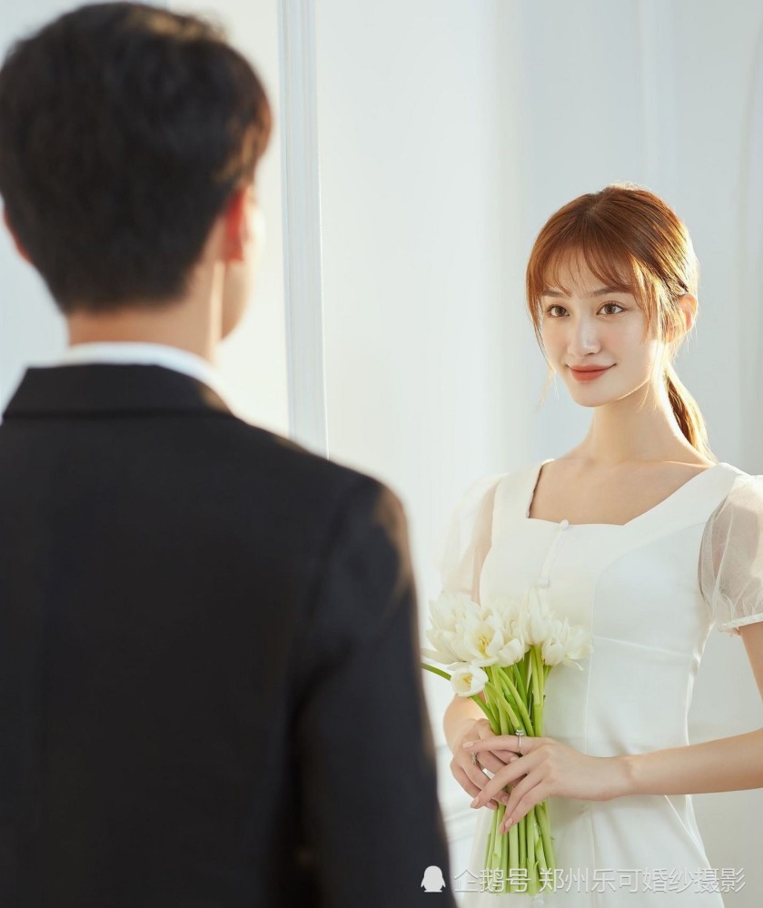 头发少拍婚纱照怎么办_拍婚纱照头发染啥颜色