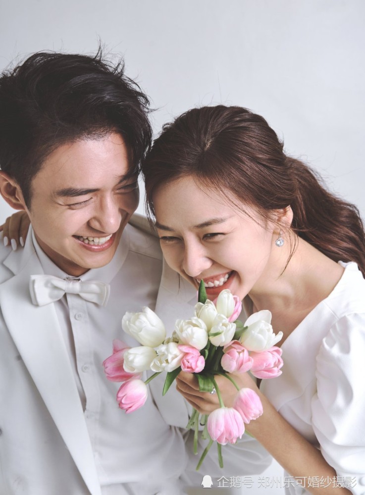 头发少拍婚纱照_拍婚纱照头发染啥颜色(2)