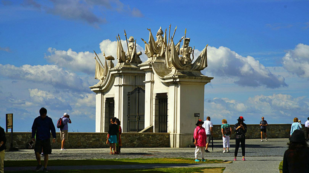 2050年捷克人均gdp_捷克狼犬(3)